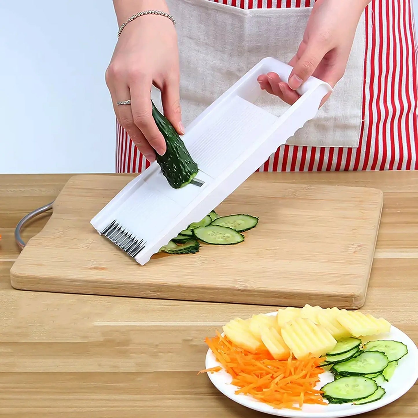 3 - in - 1 Kitchen Set – Grater, Slicer & Peeler for Effortless Prep 🥕🔪 - Chestore