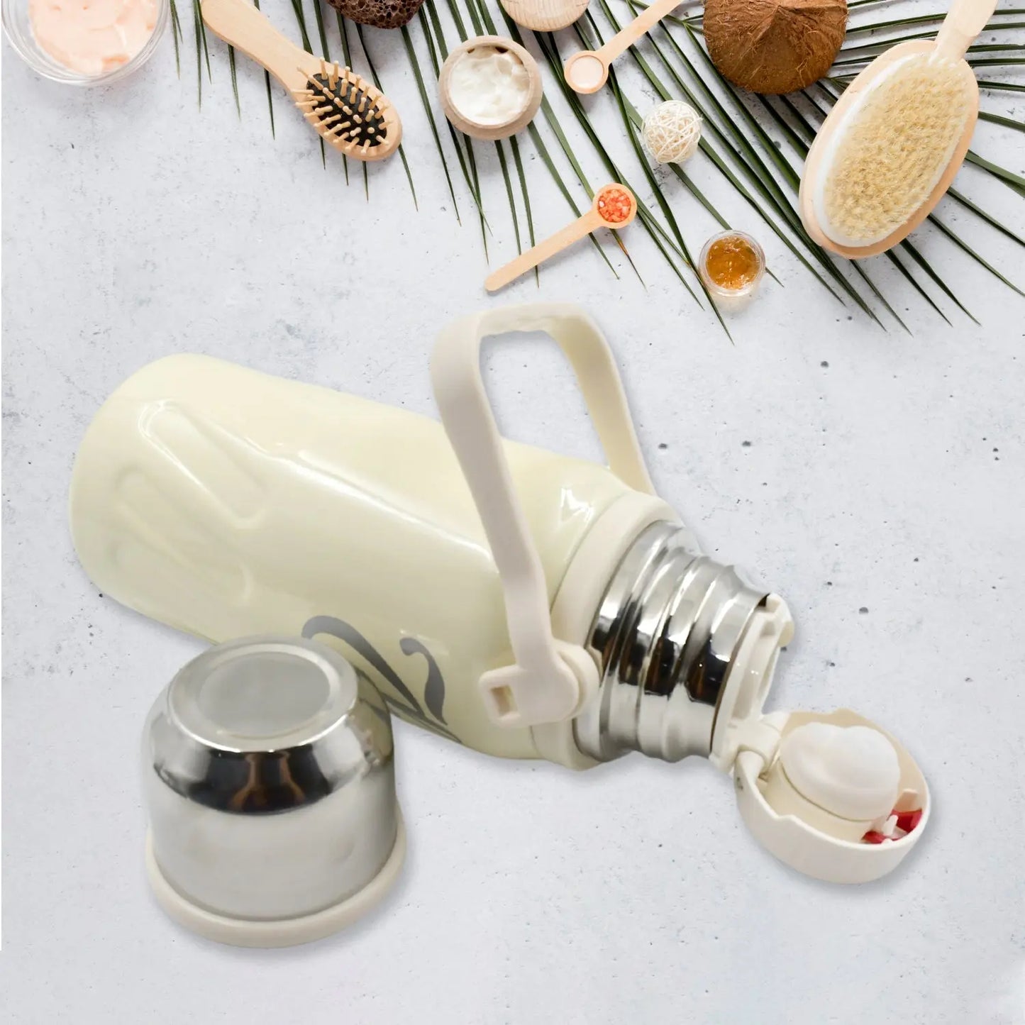 Stainless Steel Vacuum Insulated Water Bottle – Leak - Proof Flask with Hanging Strap (900ml) - Chestore
