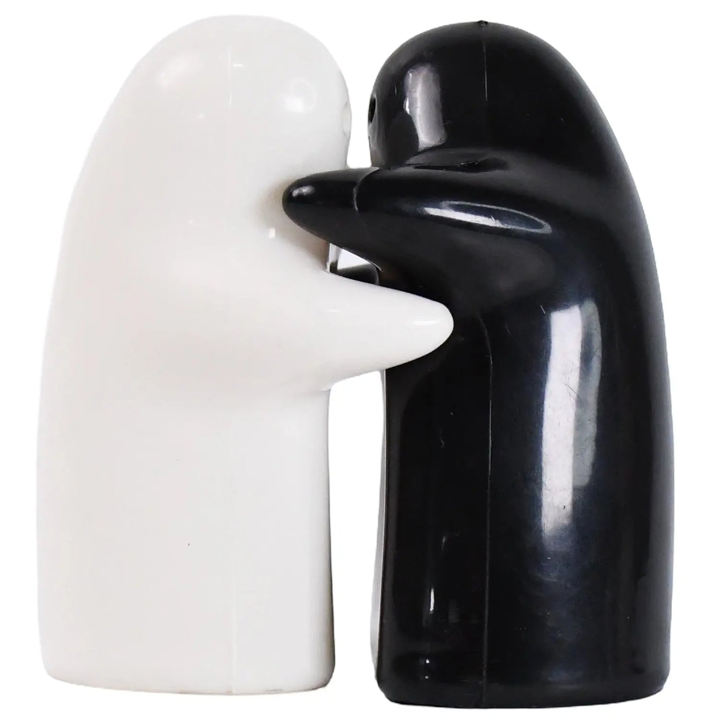 Ceramic Salt & Pepper Shakers – Cute & Stylish 2 - Piece Spice Set 🧂✨ - Chestore