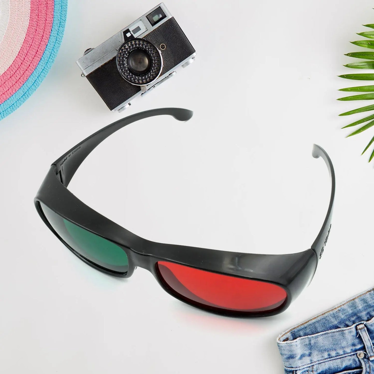 UV Protected Round Sunglasses 🕶️ | Classic 3D Design for Men & Women 👓 | Lightweight & Versatile for Indoor & Outdoor Use 🌞 - Chestore