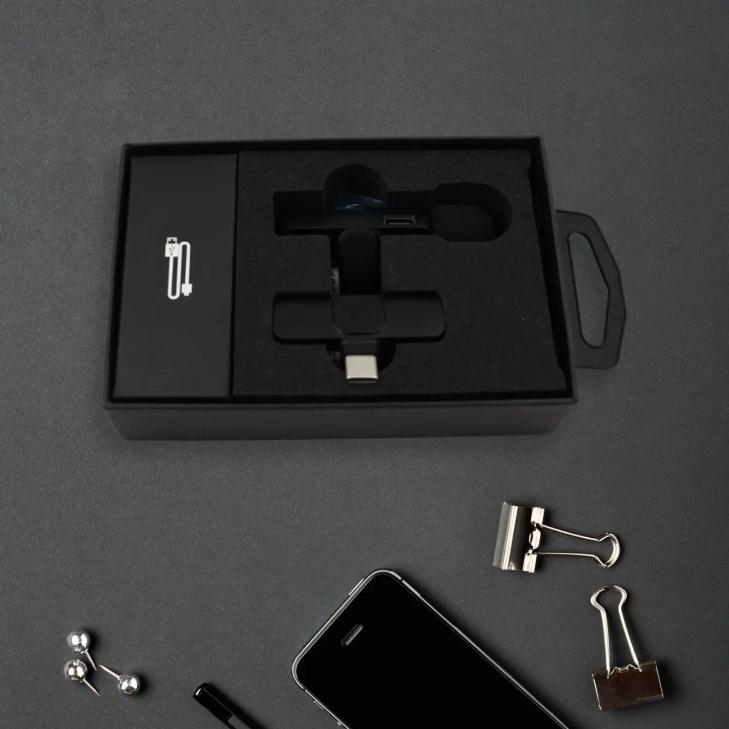 Intelligent Noise Cancelling Live Streaming Clip - On Microphone for Type - C/iPhone - Wireless Lapel Mic with Charging Feature - Chestore